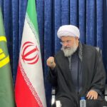 امام جمعه دشتی دانش آموزان محور برنامه های بزرگداشت ۱۳ آبان باشند