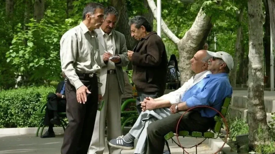 درخواست بازنشستگان برای افزایش حداقل ۷۰ درصدی مستمری در کارزار