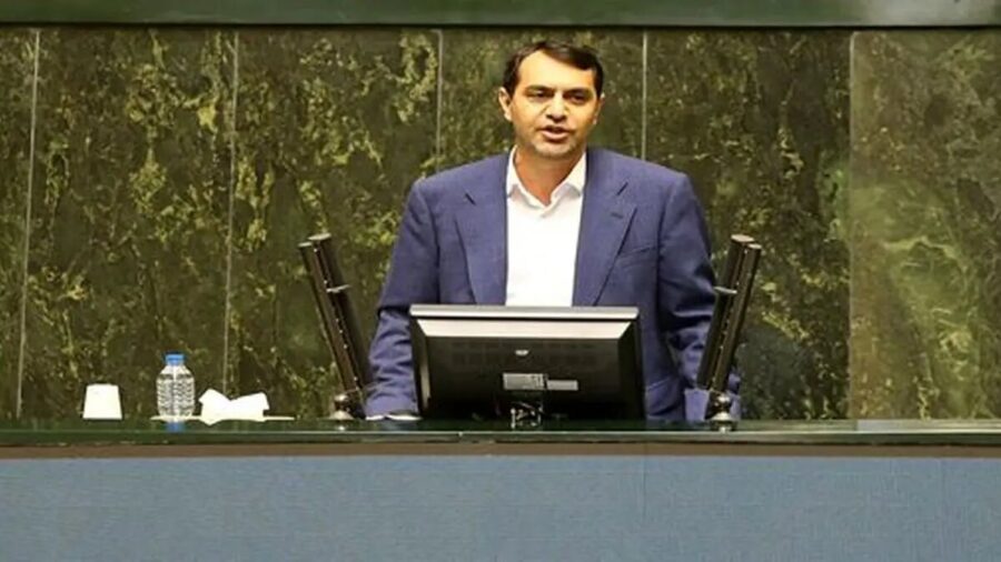 عضو کمیسیون برنامه و بودجه قانون ممنوعیت به کارگیری بازنشستگان را یادآوری کرد با چه مجوزی نامه سازمان اداری جایگزین قانو